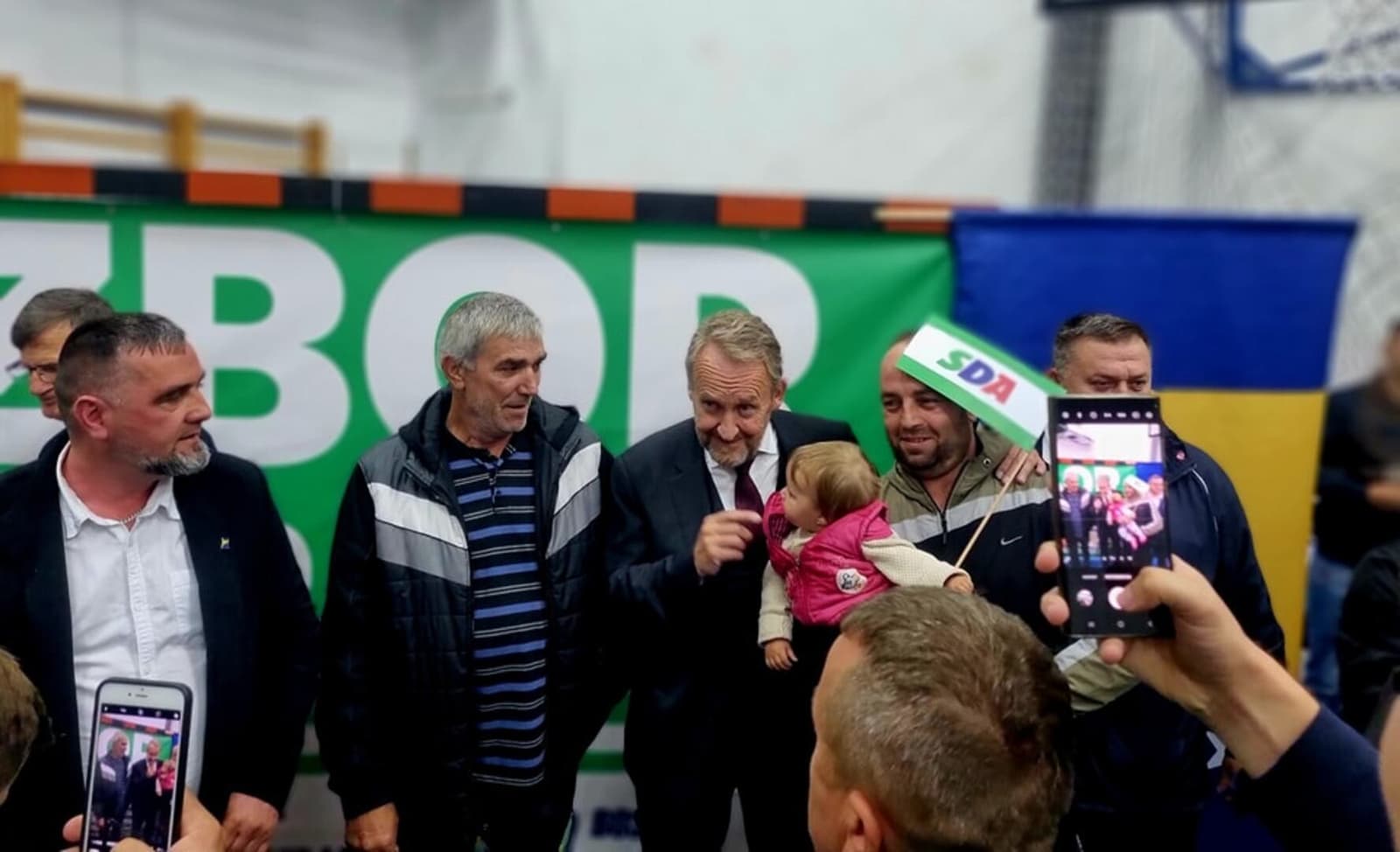 Izetbegović u Srebrenici i Bratuncu: "Nemamo problem sa Srbima" - slika 1