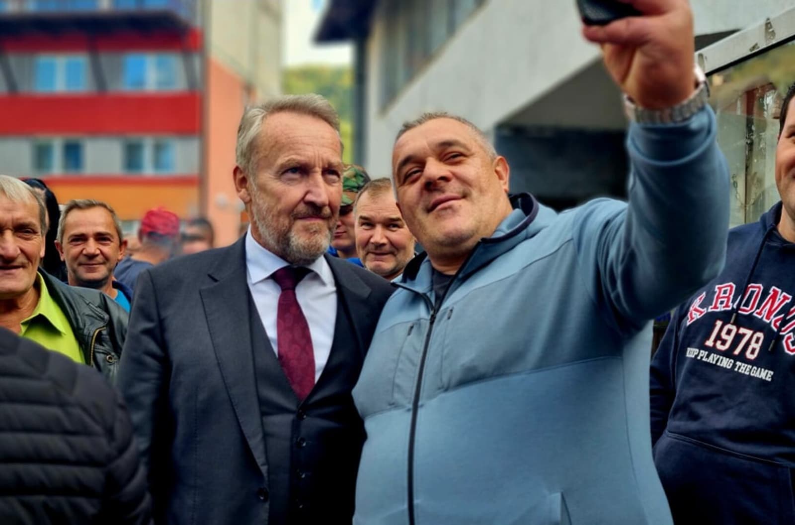 Izetbegović u Srebrenici i Bratuncu: "Nemamo problem sa Srbima" - slika 27