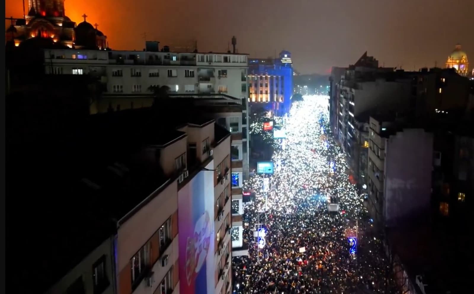 Studenti na nogama, Vučić na koljenima - slika 1