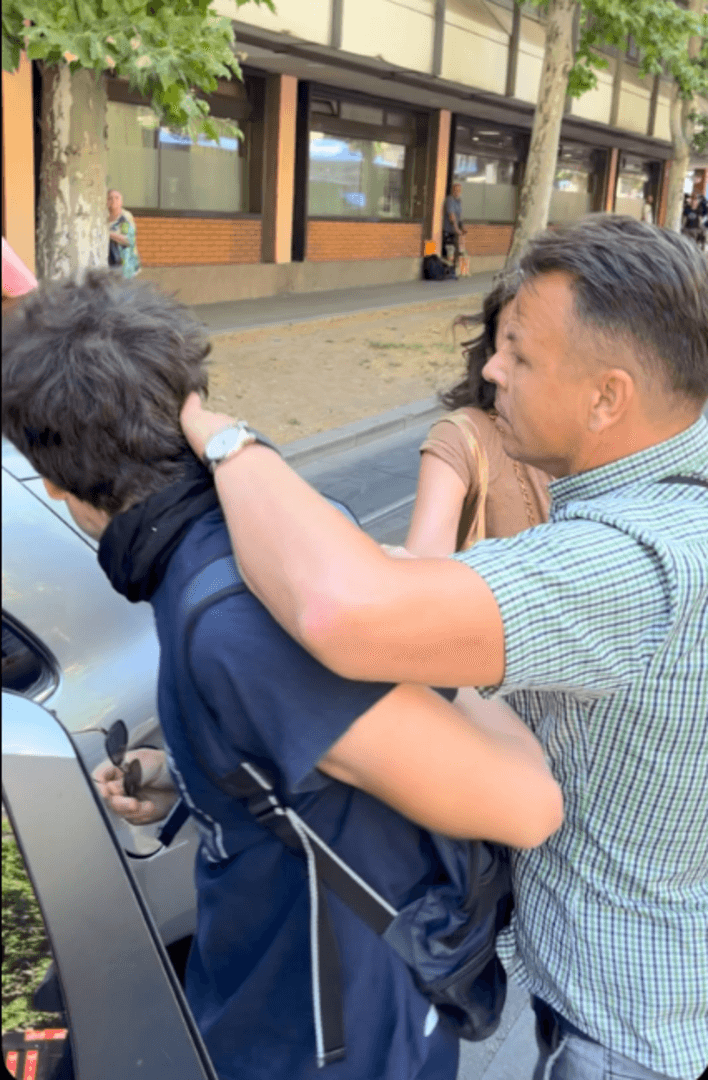 Vučić steže obruč: Jutros u Beogradu uhapšeno 49 osoba, među njima i dijete - slika 1