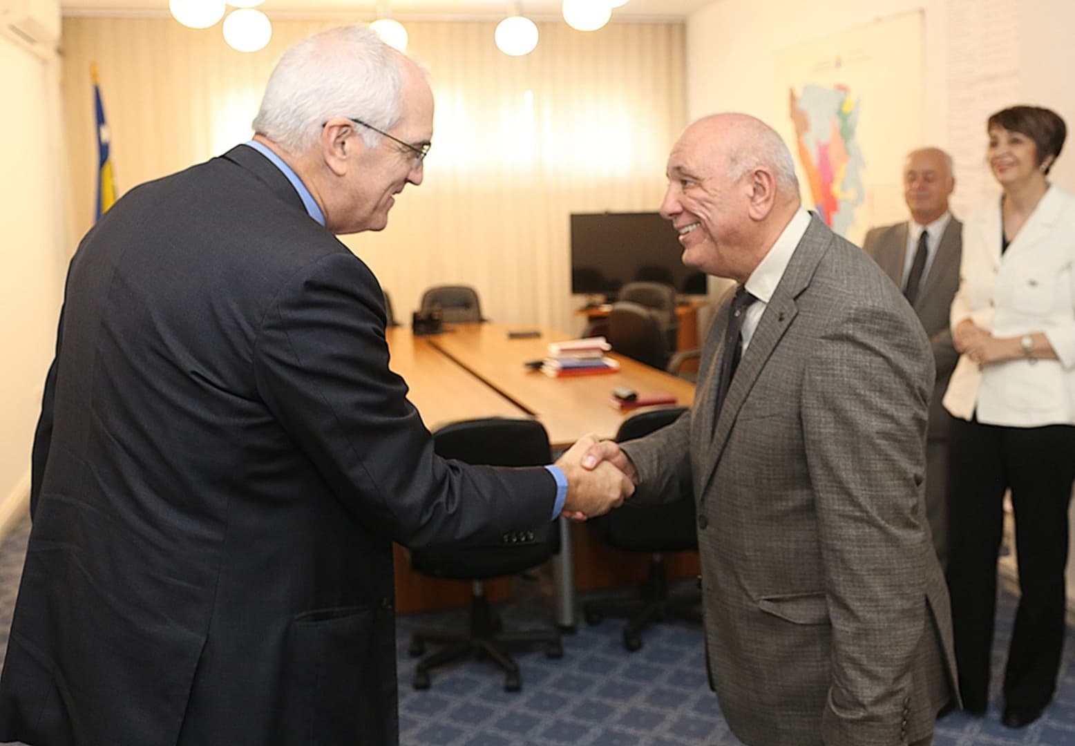 Ambasador Rick Holtzapple sa članovima CIK-a BiH o pripremama za prijevremene izbore u Rs i... - slika 2