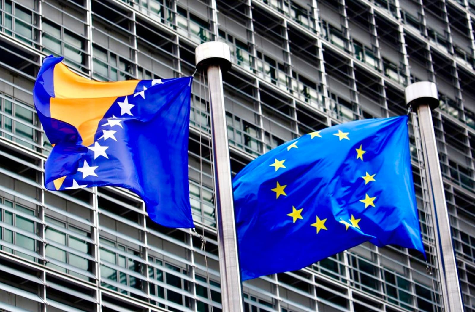 BiH sve blize sankcijama: EU traži hitno djelovanje! - slika 1