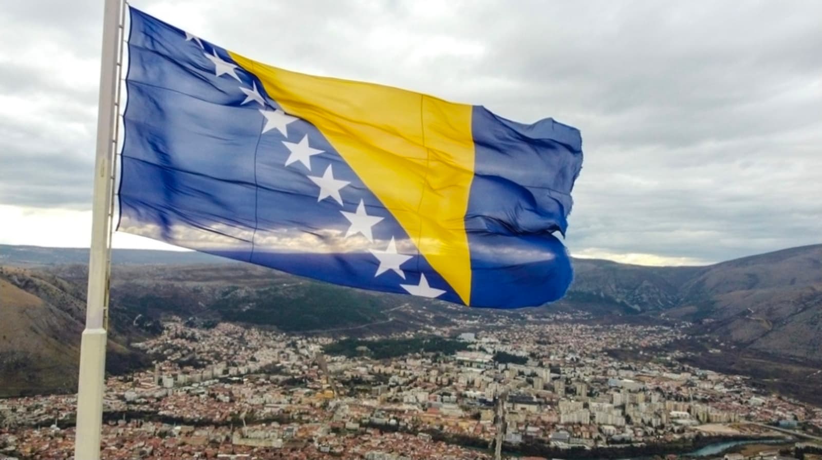 Nije vrijeme za stranačke poene: Četiri koraka za obnovu diplomatije BiH - slika 1